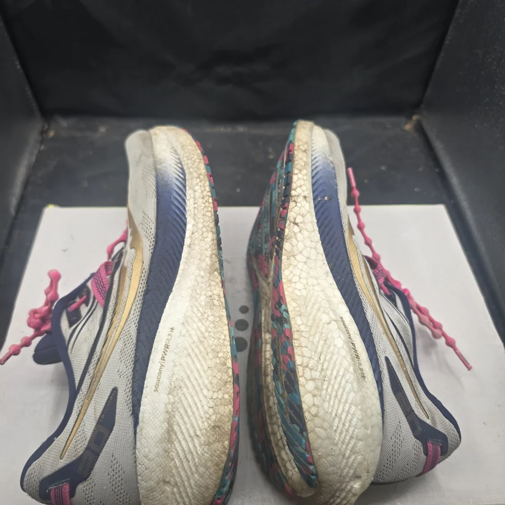 Saucony Running‎ Shoes with Pink and Gold Highlights